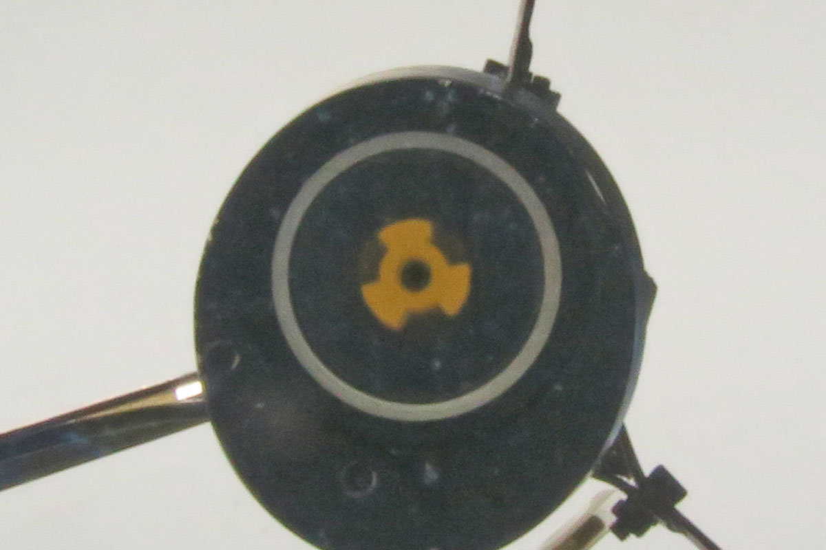 オートコリメーターの中央穴から覗いた場合の写真