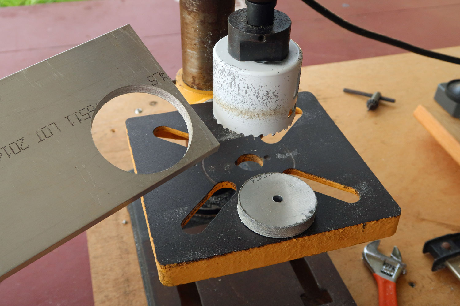 アルミ板から製作した原型