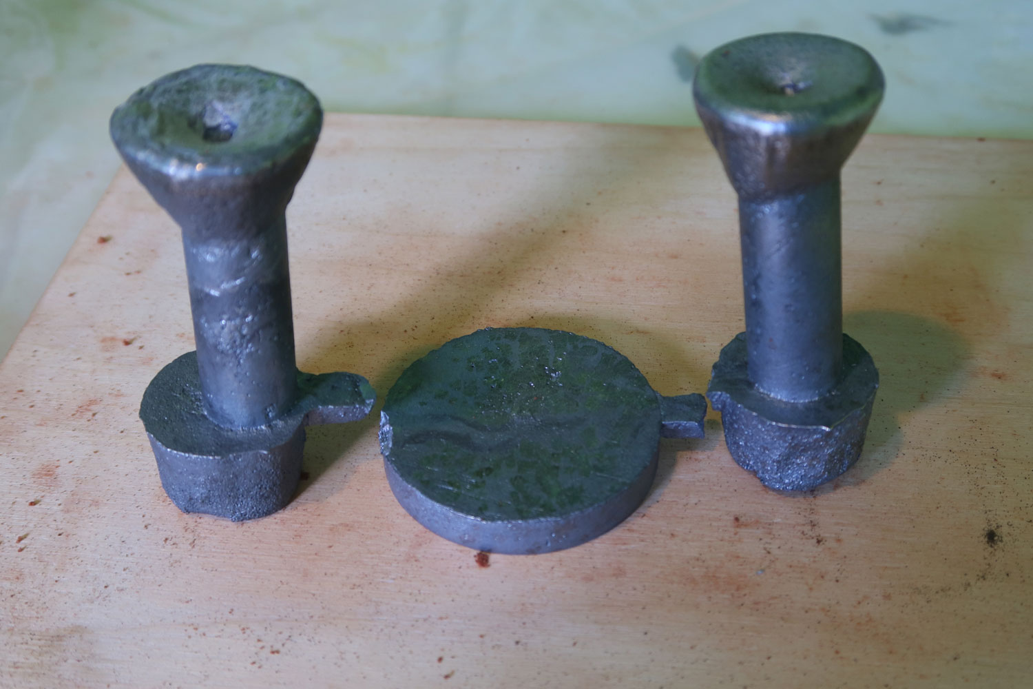 錫 37.7%青銅の鋳造