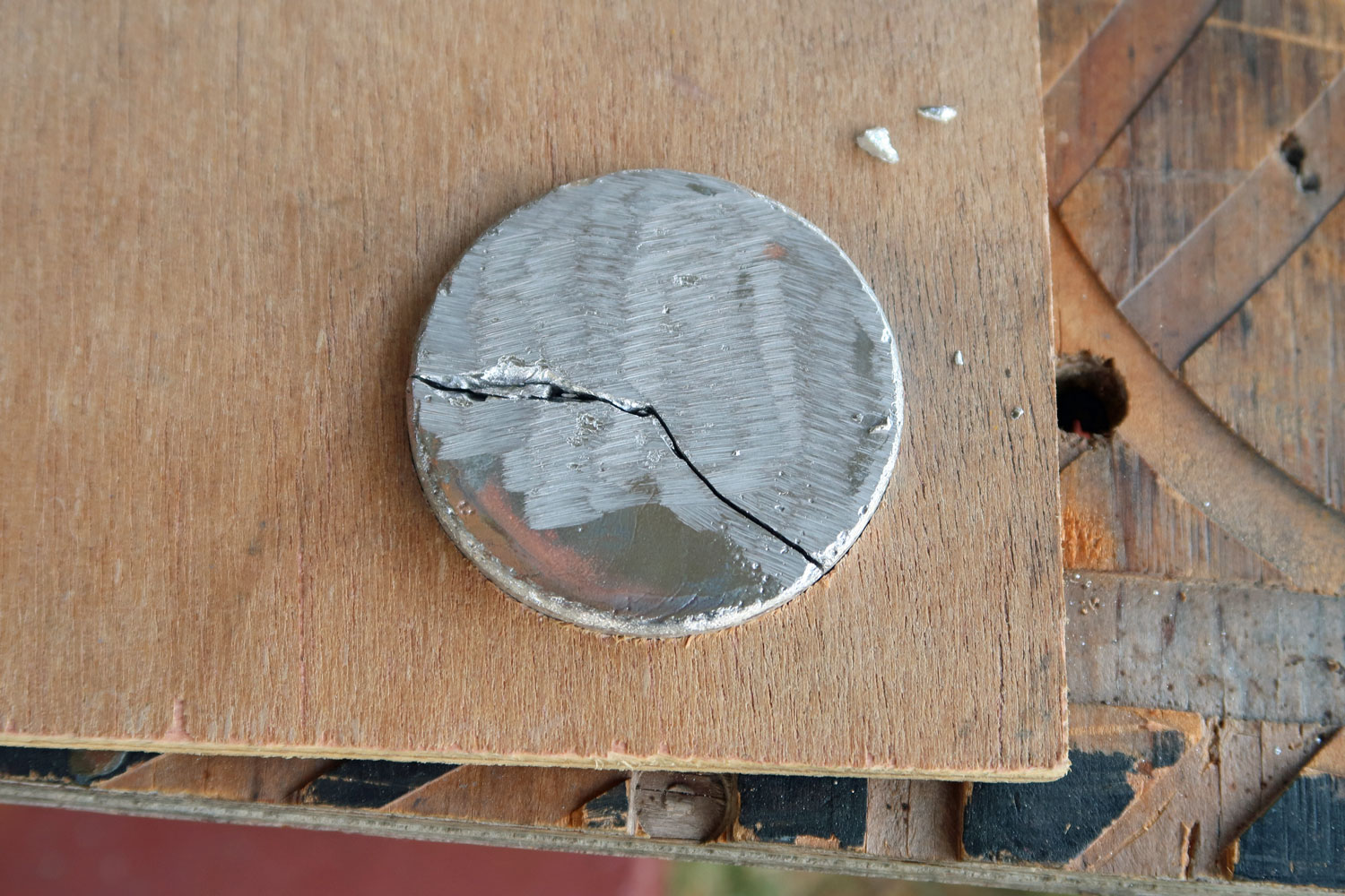 金属鏡の「割れ」