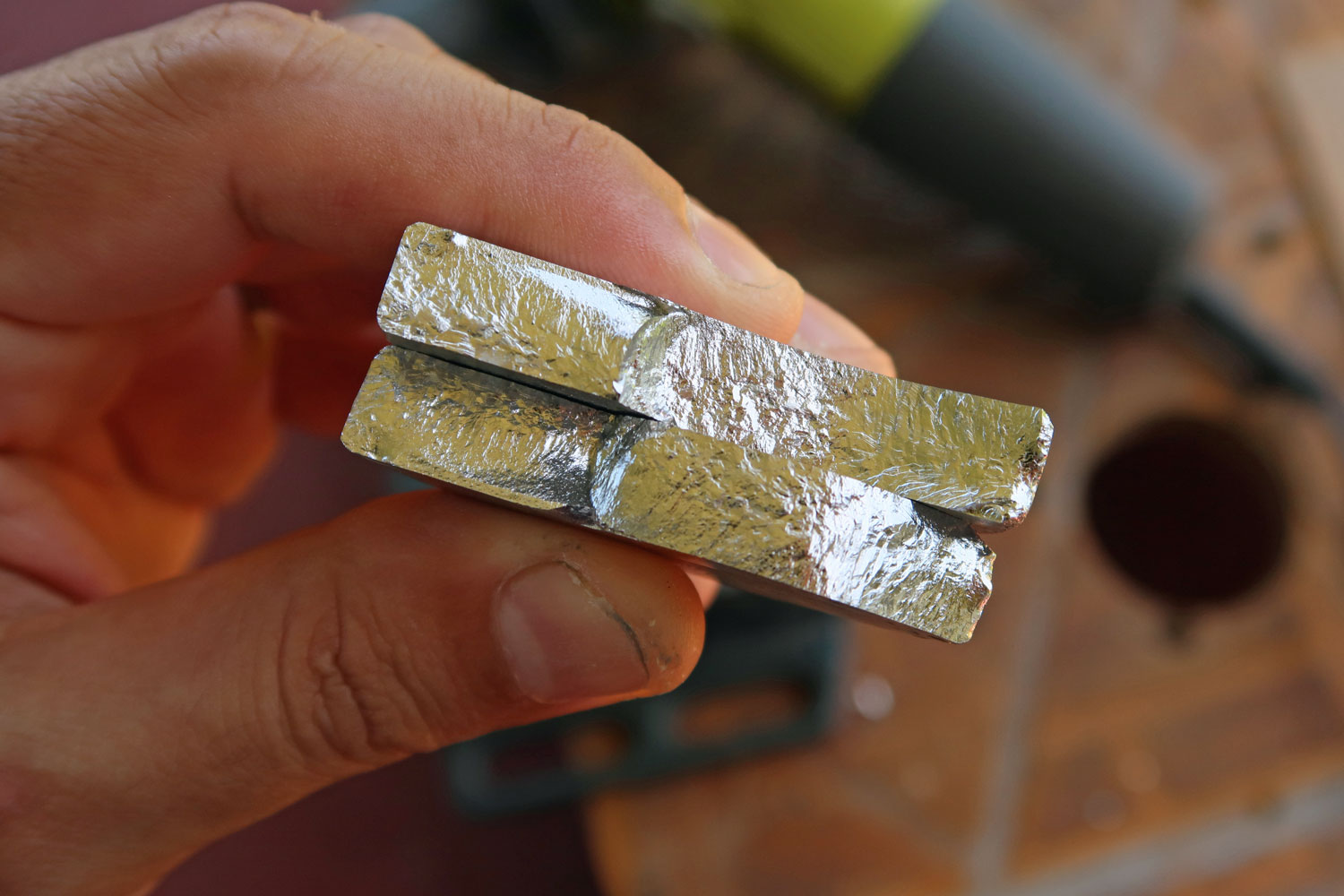 金属鏡の「割れ」