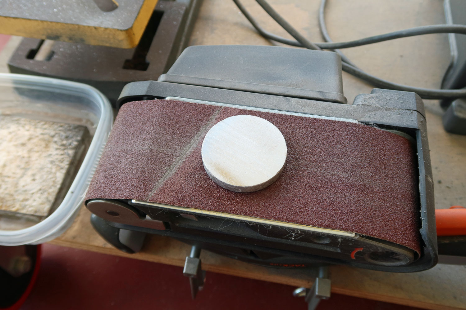 錫 32.6%青銅の研削